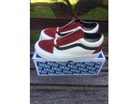 red dahlia old skool